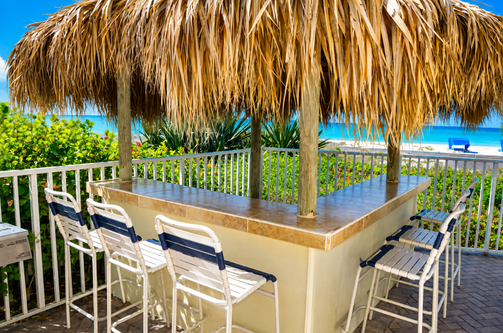 Beach Side Tiki Bar & Tiki Hut