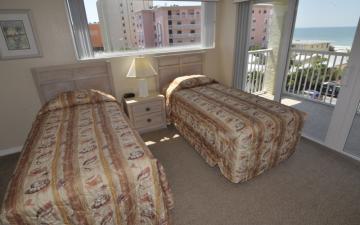 Bedroom on Bay Side